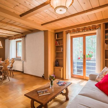 Residence Alice Nel Paese Dell' Armentarola San Cassiano  Exterior photo